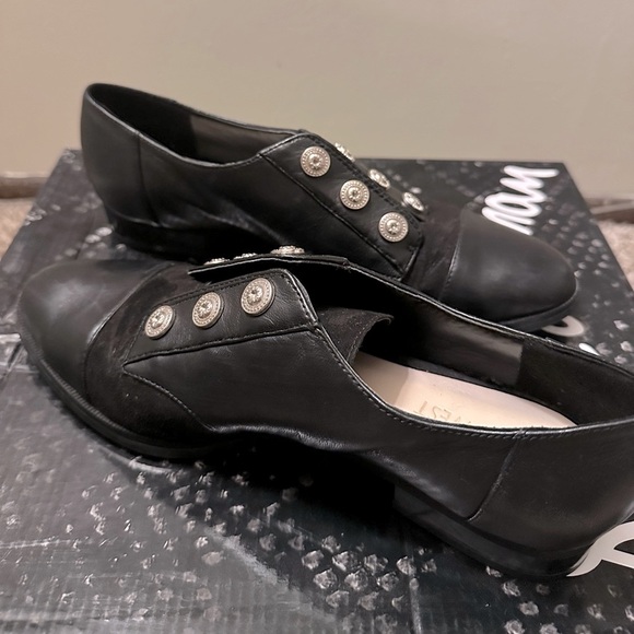 Fun button detail loafers | Nine West - Picture 2 of 3